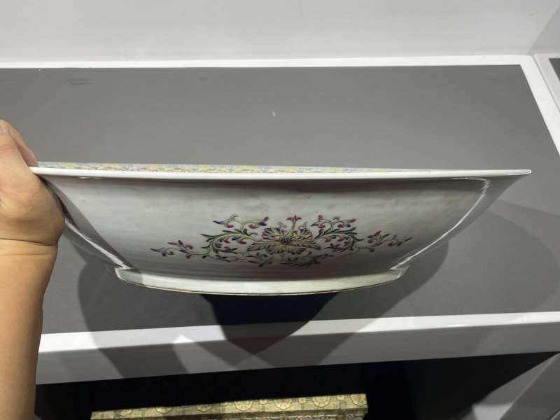 民国 粉彩当朝一品人物故事图大盘一对 - 图7