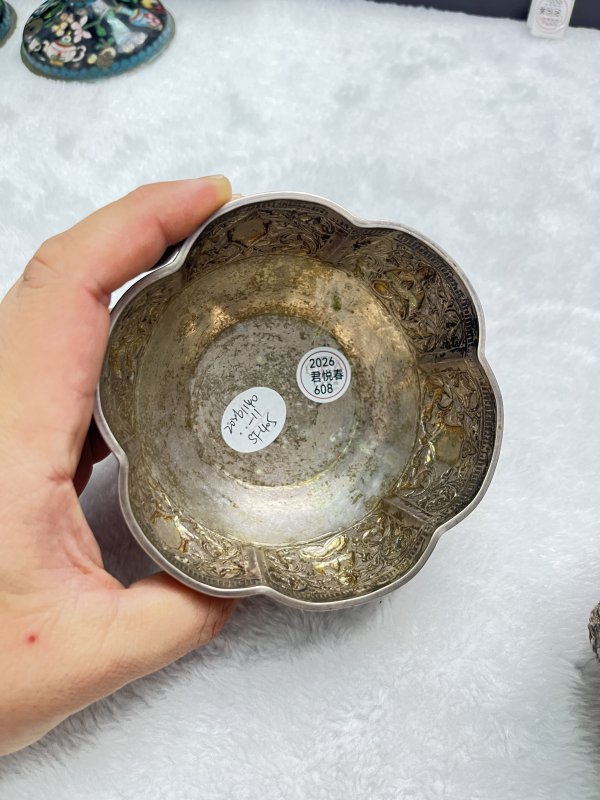 银胎花卉佛纹净水碗一对 - 图7
