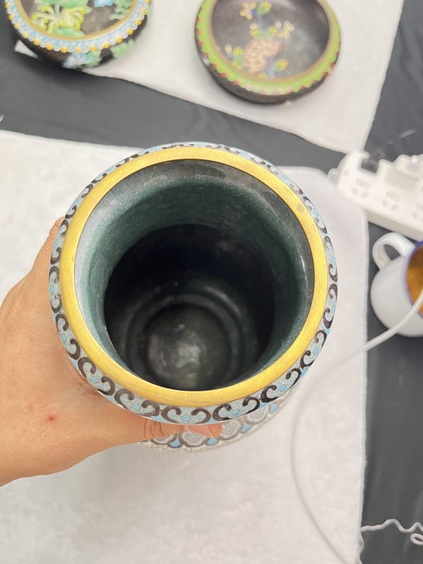 景泰蓝富贵牡丹图灯笼瓶 - 图6