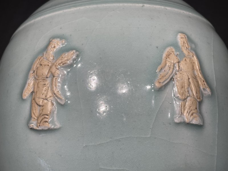 明 十五世纪仿龙泉窑贴塑八仙人物梅瓶 - 图7
