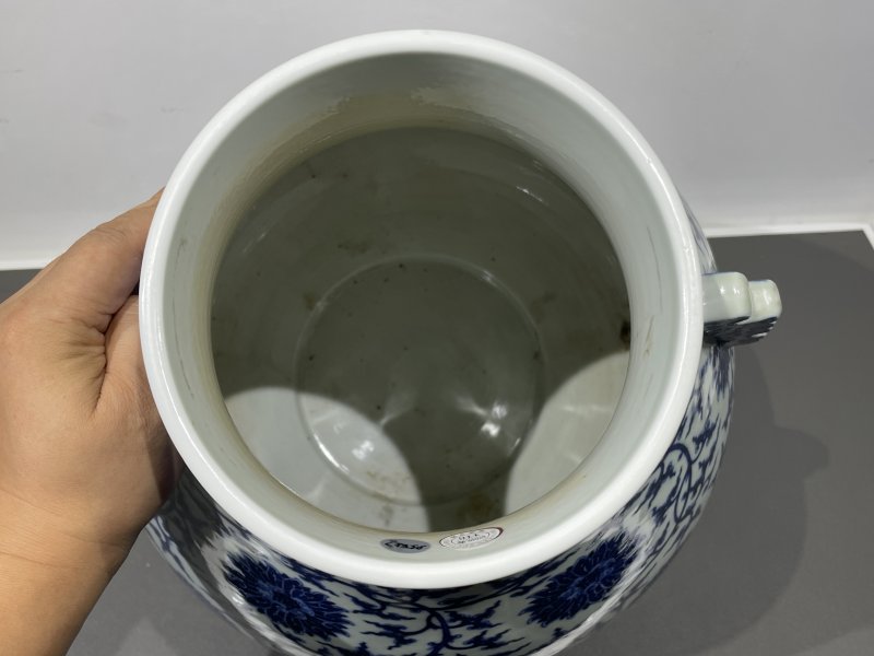 清乾隆 青花缠枝莲纹鹿头尊 - 图12
