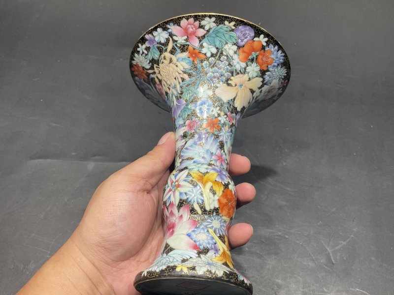 民国 墨地珐琅彩百花花觚一对 - 图14
