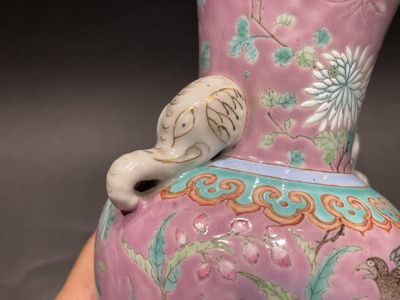 清光绪 宫粉地粉彩花鸟纹象耳尊一对 - 图7
