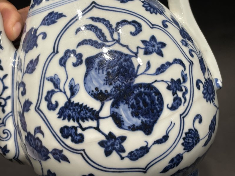 清乾隆 仿永乐青花开光花果纹执壶 - 图6