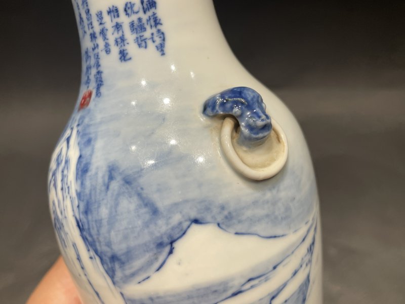 清晚期 青花釉里红踏雪寻梅双耳瓶 - 图9