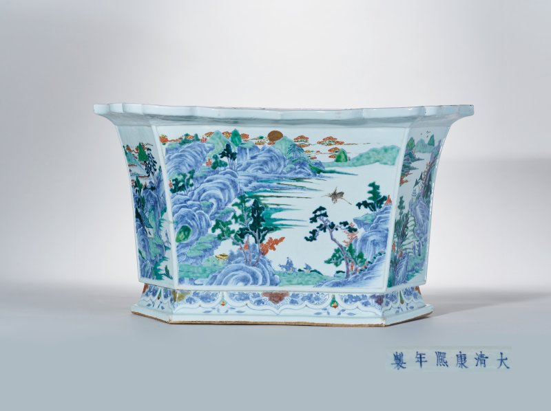 清康熙 斗彩山水人物六角棱口大花盆 - 图1