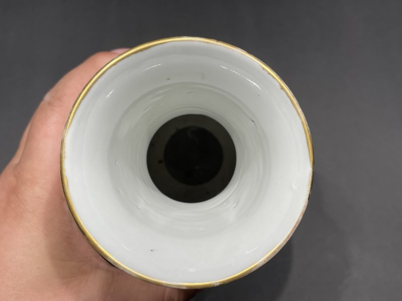 清光绪 黄地粉彩花卉象耳尊一对 - 图19