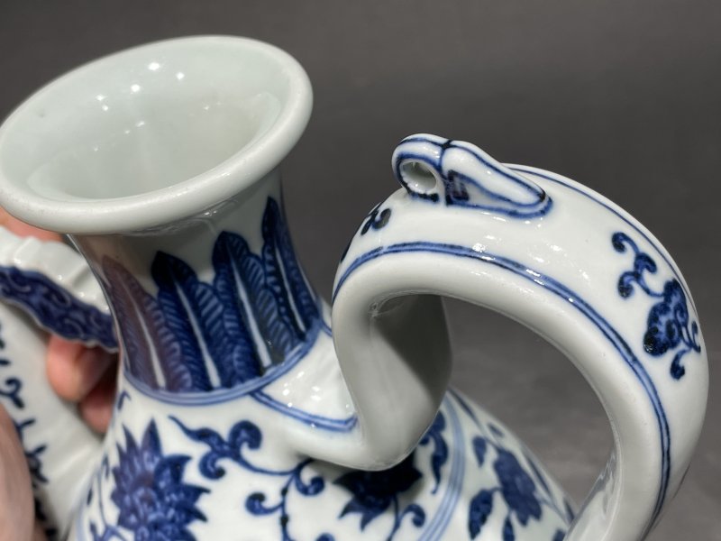清乾隆 仿永乐青花开光花果纹执壶 - 图8