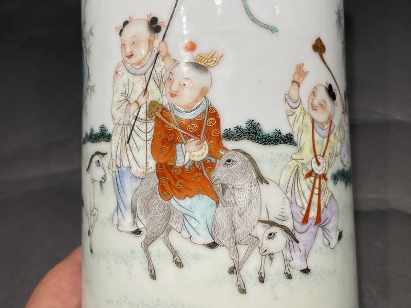 民国 粉彩麟趾呈祥帽筒一对 - 图6