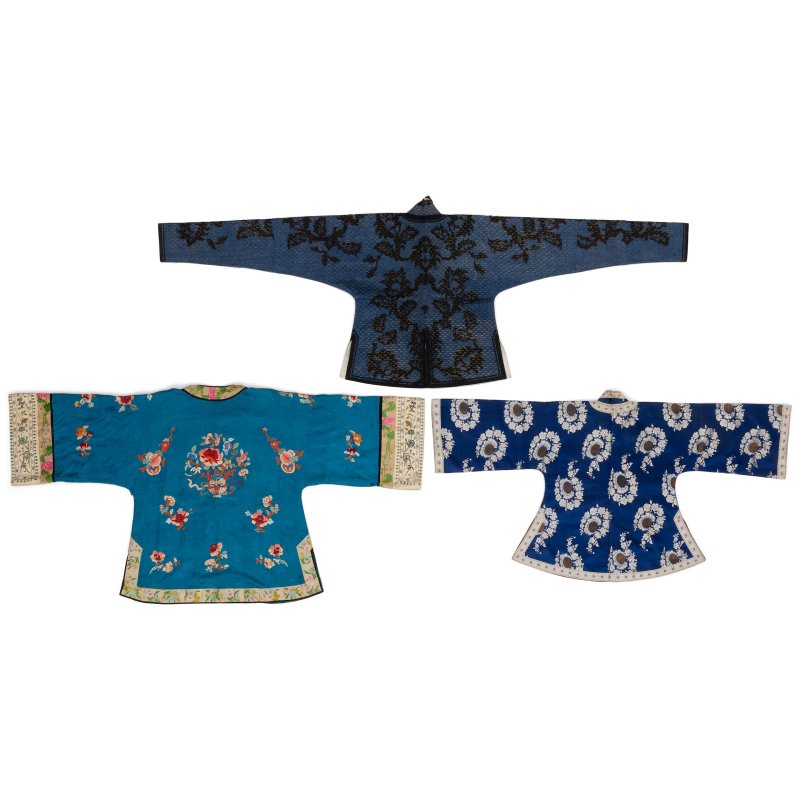 晚清/民國 鑲邊女單襖三件 | THREE WOMAN'S SILK COATS, AO - 图2