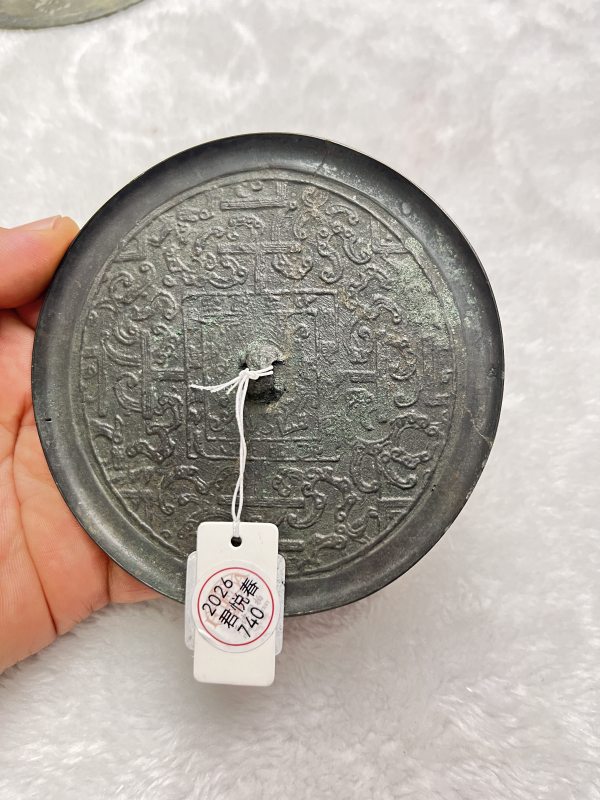 几何规矩纹桥钮铜镜 - 图5