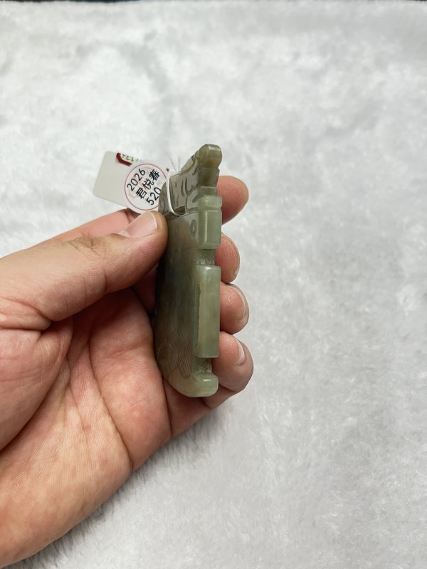 和田玉府上有龙纹佩 - 图4