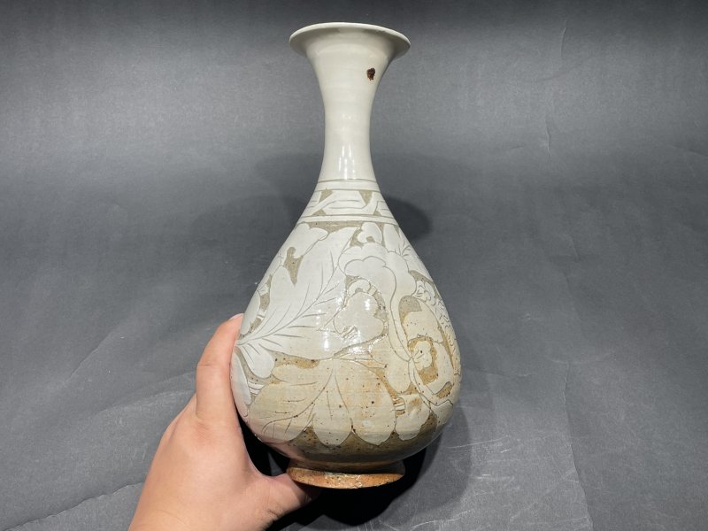 明 刻花山西玉壶春白底刻 - 图2