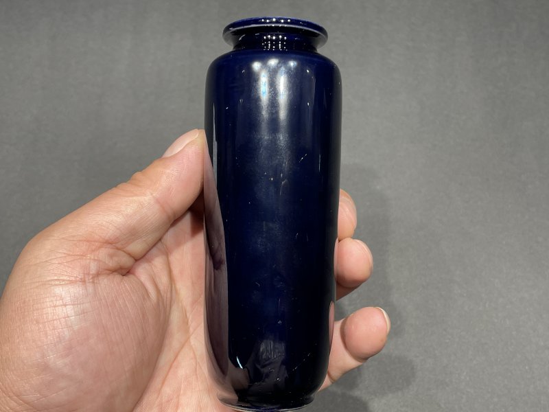 清雍正 茄皮紫小灯笼瓶 - 图3