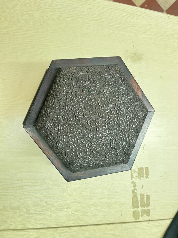 红木卷云纹八方弥勒座 - 图2