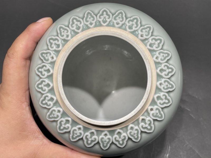 清康熙 青釉贴如意头纹茶叶罐 - 图16