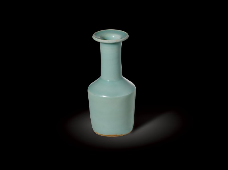 明 龙泉窑粉青釉纸槌瓶