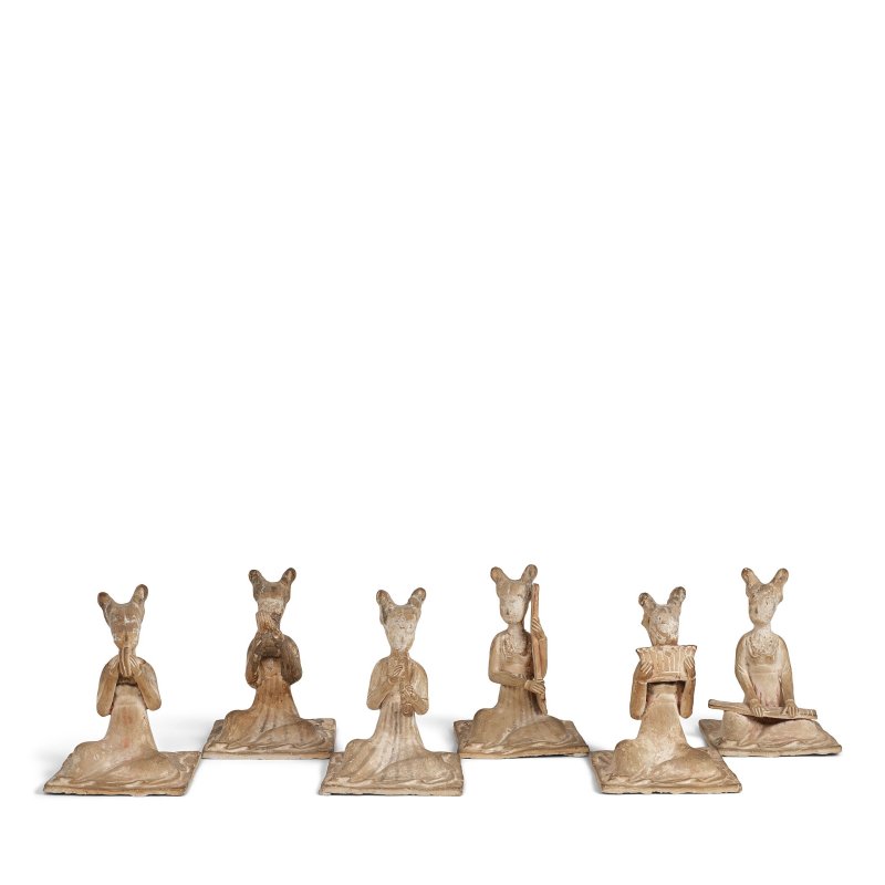 唐 伎樂女陶俑一組六件 | A GROUP OF SIX POTTERY FIGURES OF FEMALE MUSICIANS