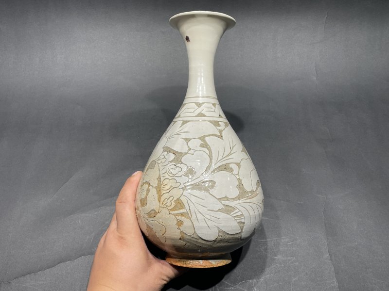 明 刻花山西玉壶春白底刻 - 图3
