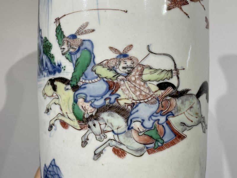 明崇祯 青花五彩狩猎图筒瓶 - 图6