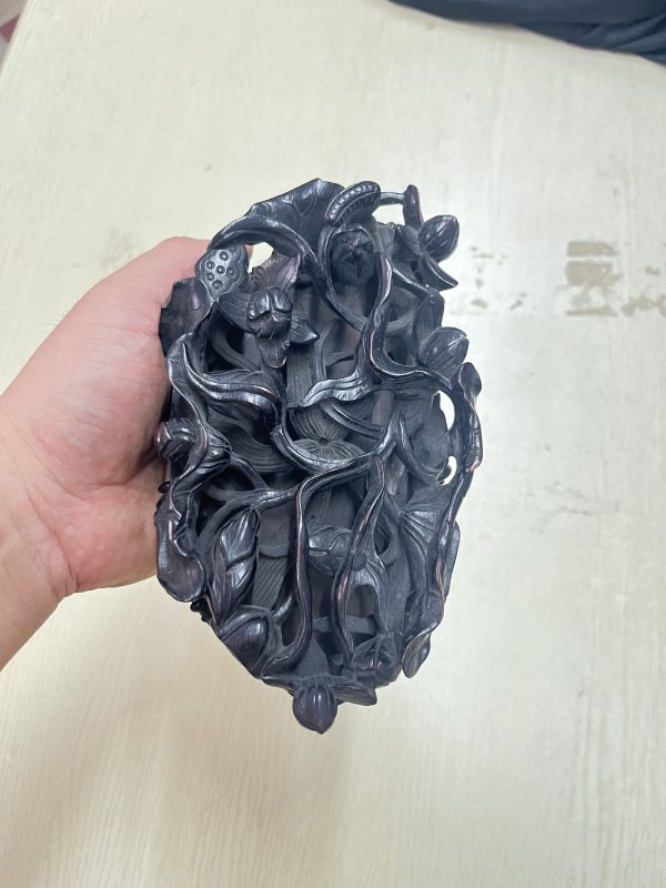 红木透雕莲蓬纹随形器座 - 图2