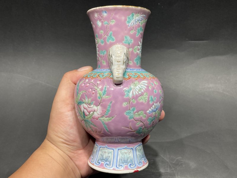 清光绪 宫粉地粉彩花鸟纹象耳尊一对 - 图12