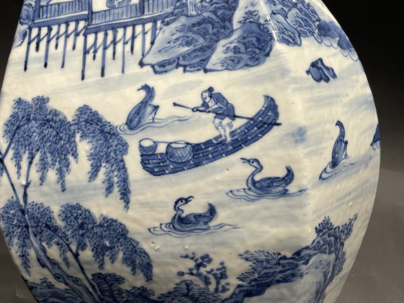 清嘉庆 青花渔樵耕读人物故事图六方象耳琵琶尊（带座） - 图8