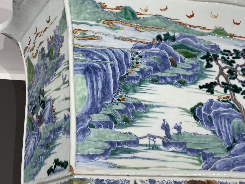 清康熙 斗彩山水人物六角棱口大花盆 - 图5