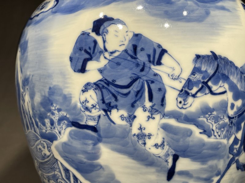 清宣统 青花踏雪寻梅梅瓶 - 图6