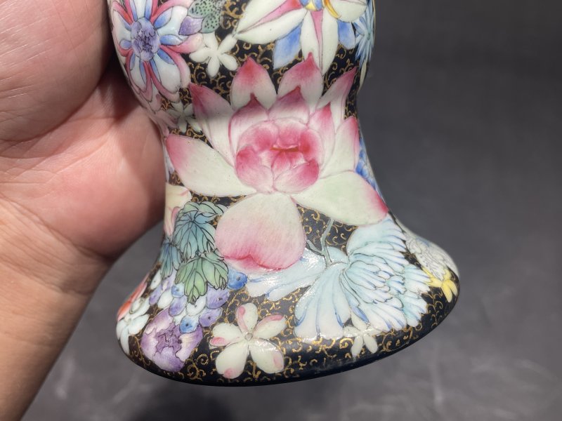 民国 墨地珐琅彩百花花觚一对 - 图19
