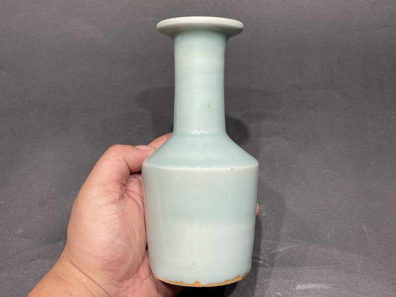明 龙泉窑粉青釉纸槌瓶 - 图2