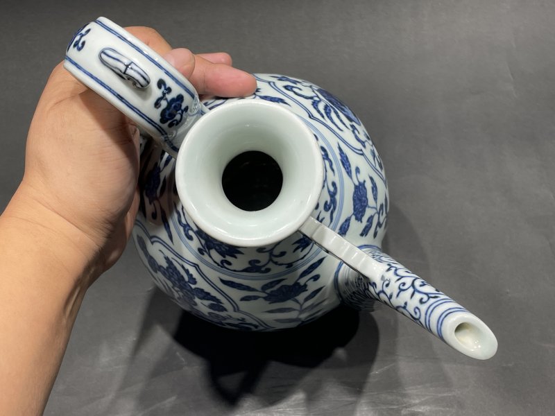 清乾隆 仿永乐青花开光花果纹执壶 - 图11