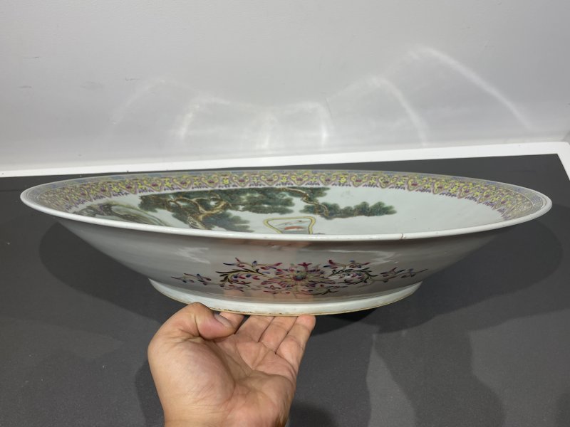 民国 粉彩当朝一品人物故事图大盘一对 - 图13