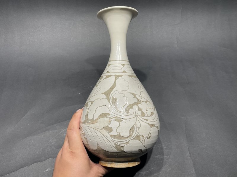 明 刻花山西玉壶春白底刻 - 图4