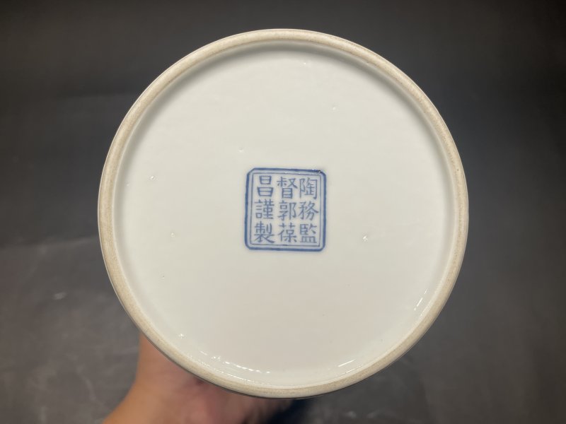 民国 珐琅彩杏林春燕图观音瓶一对 - 图20