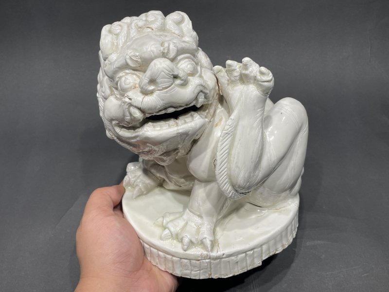 明 邢窑白釉狮子瓷塑 - 图2