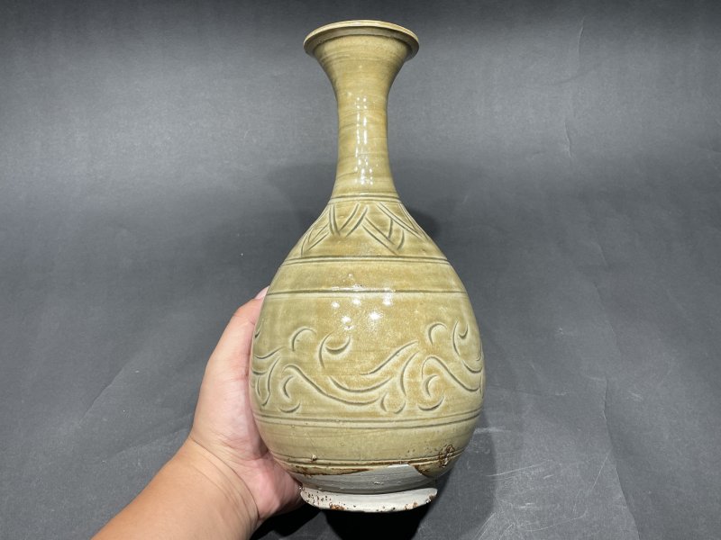 明 耀州刻花玉壶春瓶 - 图5