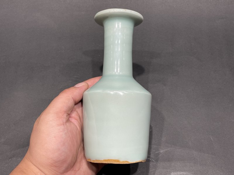 明 龙泉窑粉青釉纸槌瓶 - 图3