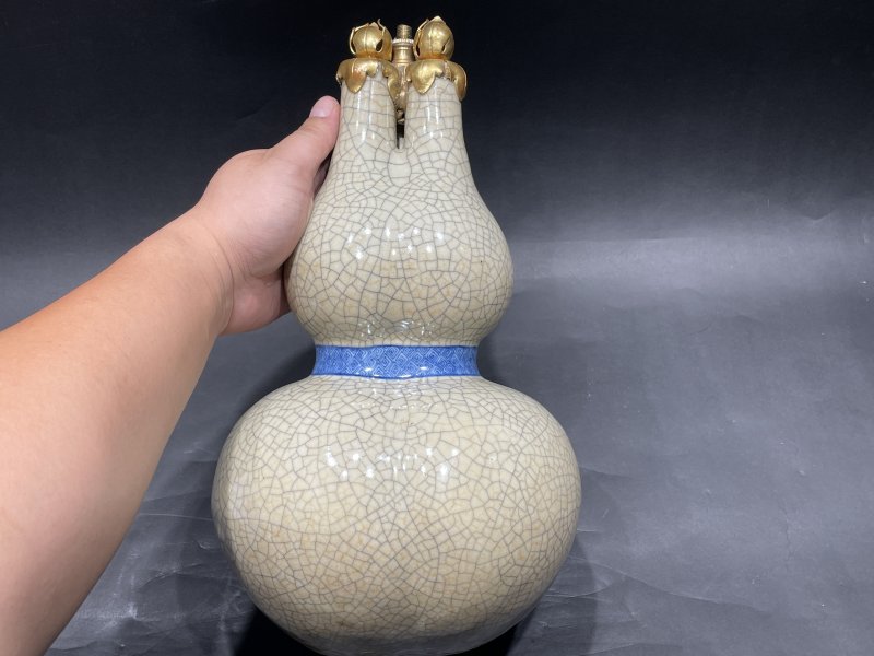清道光 哥釉青花三孔包袱葫芦瓶 - 图5