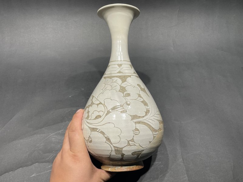 明 刻花山西玉壶春白底刻 - 图5