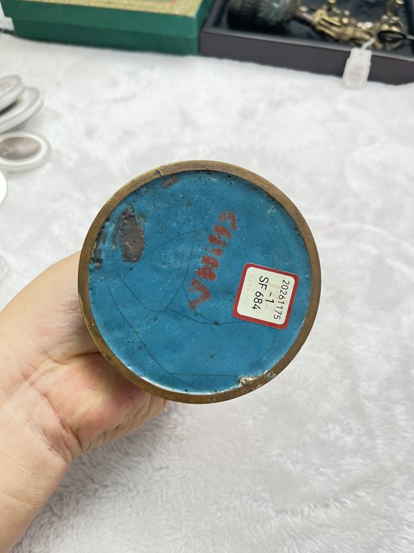 景泰蓝花卉纹烛台一对 - 图9