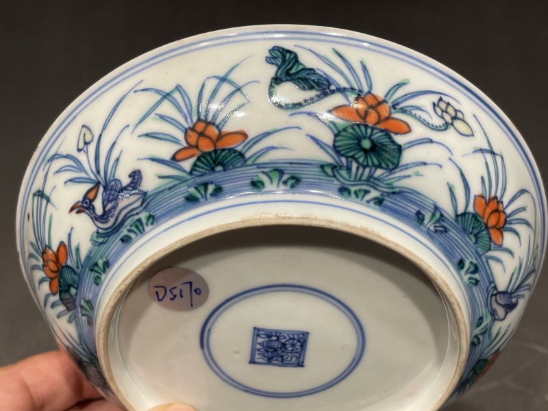 清雍正 斗彩荷塘鸳鸯图盘 - 图7