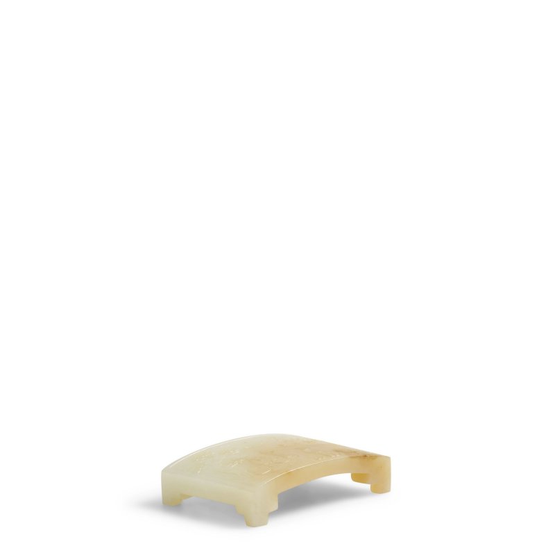 清中期 松下人物圖白玉墨床 | AN INSCRIBED WHITE JADE 'FIGURAL' INK-CAKE REST - 图2