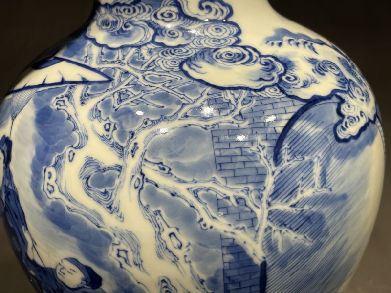 清宣统 青花踏雪寻梅梅瓶 - 图8