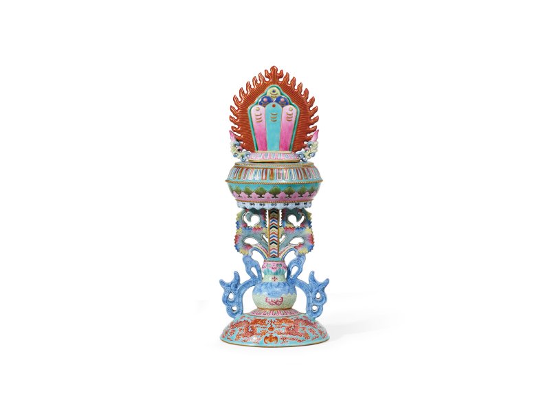 清乾隆 御制绿地洋彩描金八吉祥供器