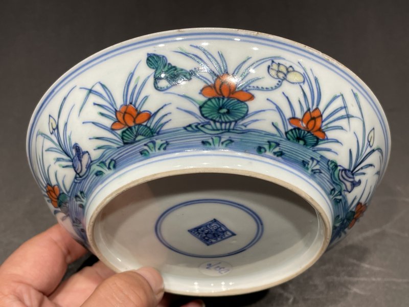 清雍正 斗彩荷塘鸳鸯图盘 - 图8