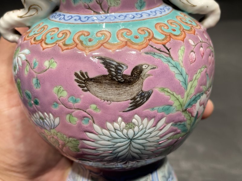 清光绪 宫粉地粉彩花鸟纹象耳尊一对 - 图15
