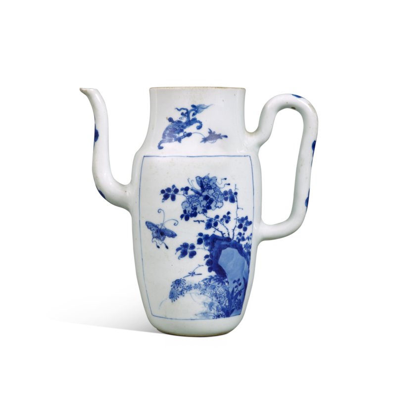 清康熙 青花開光錦堂富貴花蝶圖執壺 - 图4