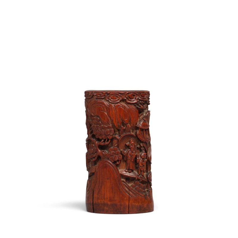 清 竹雕松林高士圖筆筒 | A BAMBOO CARVED 'LANDSCAPE' BRUSHPOT - 图3