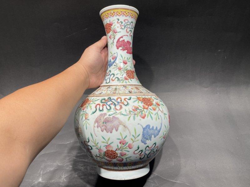 清光绪 粉彩福寿纹赏瓶一对 - 图5